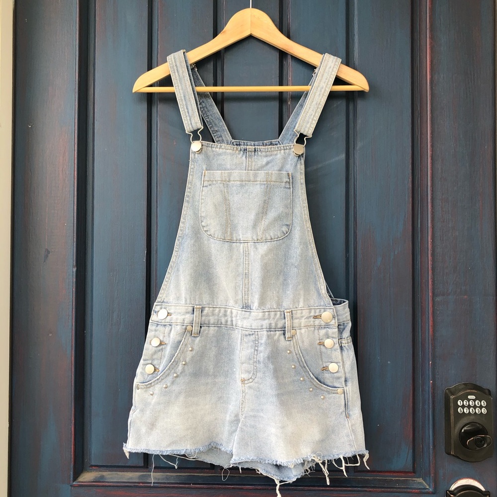 Cotton On Light Wash Denim Overall Shorts Size S